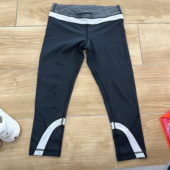 lululemon athletica Pants - Lululemon Leggings pretty good condition minor pilling pictured